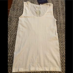 Gloria Vanderbilt tagless tank top